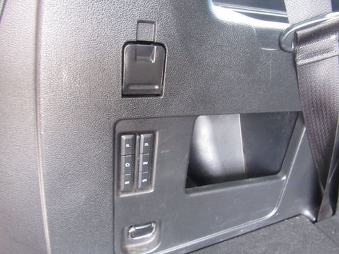 Used 2019 Ford Expedition XLT w/ Equipment Group 202A AWD/4WD image 13