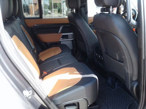 Used 2024 Land Rover Defender 130 X-Dynamic SE AWD/4WD image 9