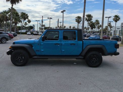 Certified 2026 Jeep Gladiator Sport AWD/4WD image 7