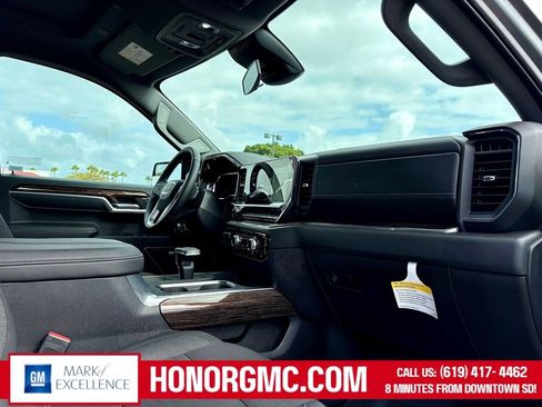 Used 2025 GMC Sierra 1500 Elevation w/ Preferred Package image 23