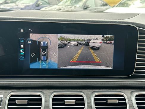 New 2026 Mercedes-Benz GLS 450 4MATIC image 32