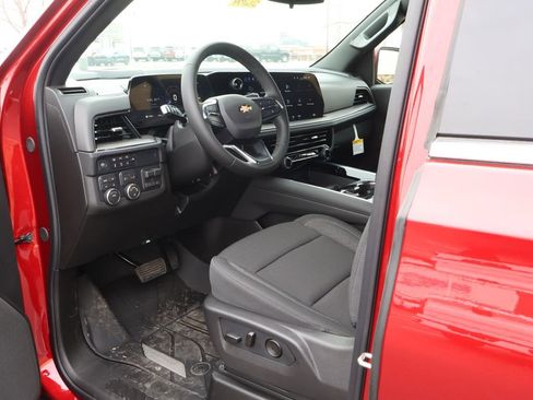 New 2026 Chevrolet Suburban LS image 14