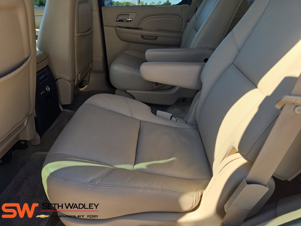 Used 2013 Cadillac Escalade Luxury AWD/4WD image 15