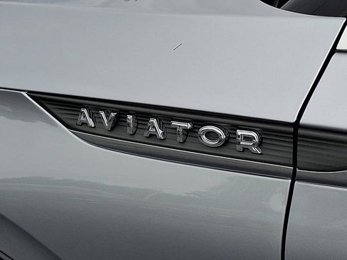 Certified 2023 Lincoln Aviator Reserve w/ Elements Package Plus AWD/4WD image 33