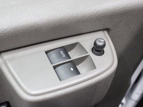 Used 2023 Chevrolet Express 2500 w/ Driver Convenience Package image 14