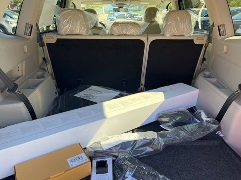 New 2026 Volkswagen Atlas SE image 11