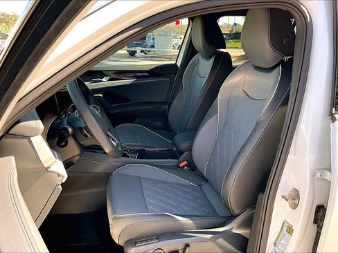 New 2026 Volkswagen Tiguan SEL R-Line image 9