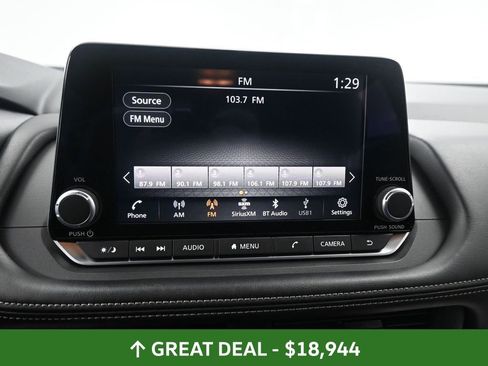 Used 2024 Nissan Rogue S image 39