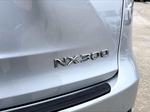 Used 2019 Lexus NX 300 image 10