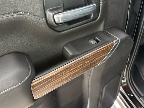 Used 2022 Chevrolet Silverado 3500 High Country image 33