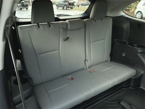 Used 2020 Toyota Highlander Platinum image 28