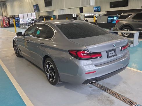 Used 2023 BMW 530i w/ Premium Package image 8