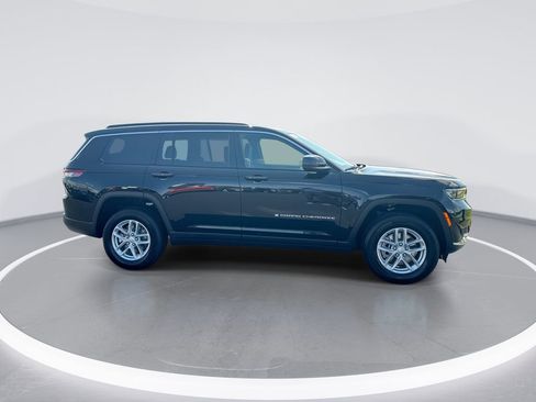 New 2025 Jeep Grand Cherokee L Laredo image 9