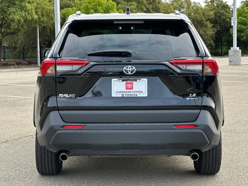 Certified 2025 Toyota RAV4 LE AWD/4WD image 5