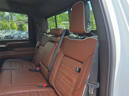 Used 2024 GMC Sierra 2500 Denali Ultimate AWD/4WD image 14