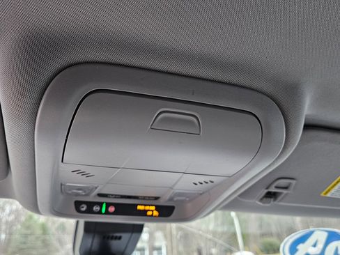 Used 2024 Chevrolet Equinox LT image 35