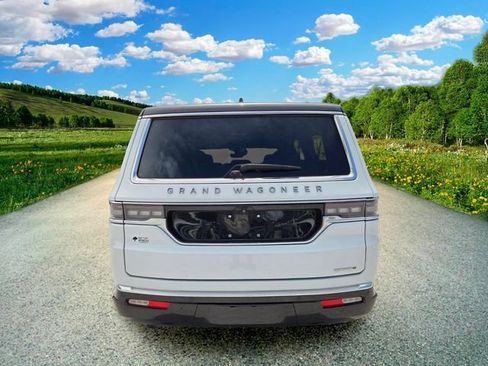 Certified 2024 Jeep Grand Wagoneer L Series III AWD/4WD image 5