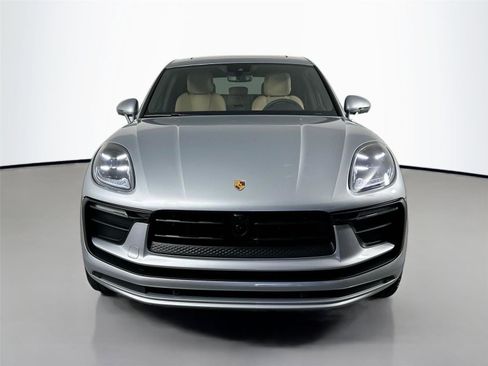 Certified 2025 Porsche Macan Turbo AWD/4WD image 10