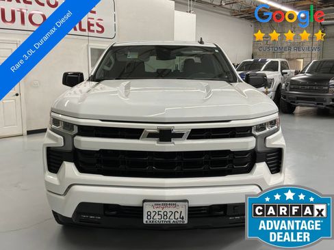 Used 2023 Chevrolet Silverado 1500 RST w/ Z71 Off-Road Package AWD/4WD image 2
