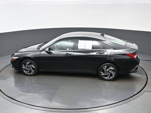 Used 2025 Hyundai Elantra SEL w/ Cargo Package FWD image 34