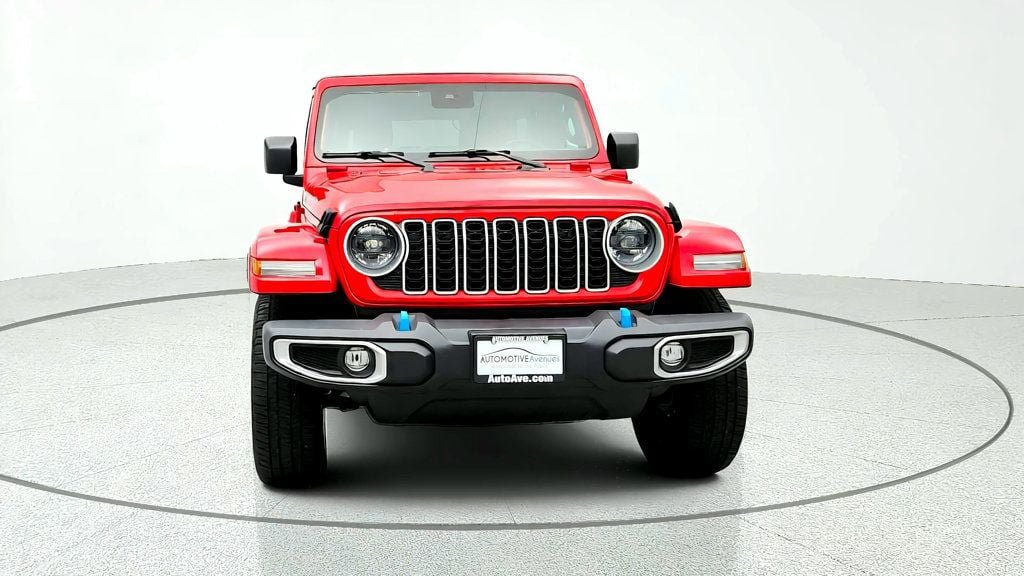 Used 2024 Jeep Wrangler Unlimited Sahara AWD/4WD image 2