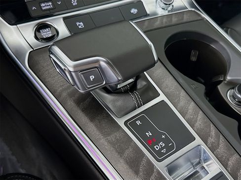 Certified 2025 Audi A6 2.0T Premium image 17