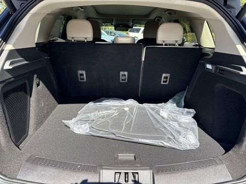 New 2026 Lincoln Corsair Premiere image 11