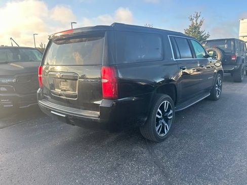 Used 2019 Chevrolet Suburban LT AWD/4WD image 4