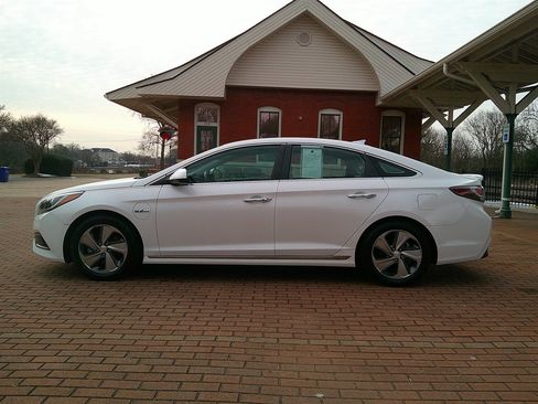 Used 2017 Hyundai Sonata Plug-IN Hybrid image 8