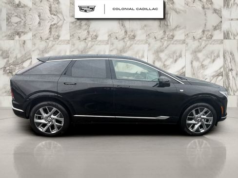 Used 2025 Cadillac Optiq Luxury 1 AWD/4WD image 6