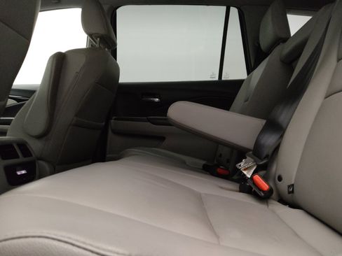 Used 2017 Honda Pilot Touring image 18
