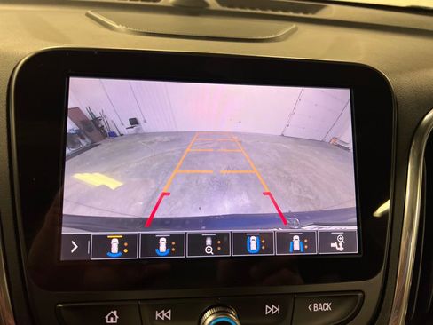 Used 2019 Chevrolet Equinox Premier image 24