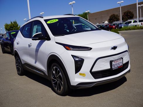 Used 2022 Chevrolet Bolt EUV Premier FWD image 1