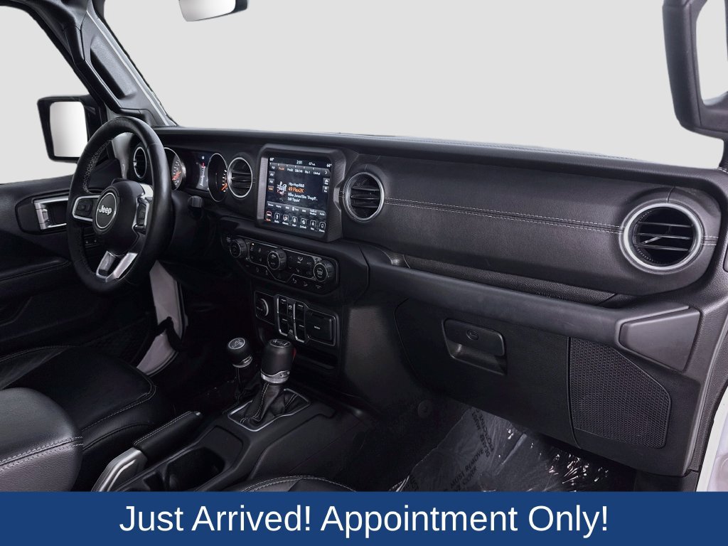Used 2019 Jeep Wrangler Unlimited Sahara AWD/4WD image 35