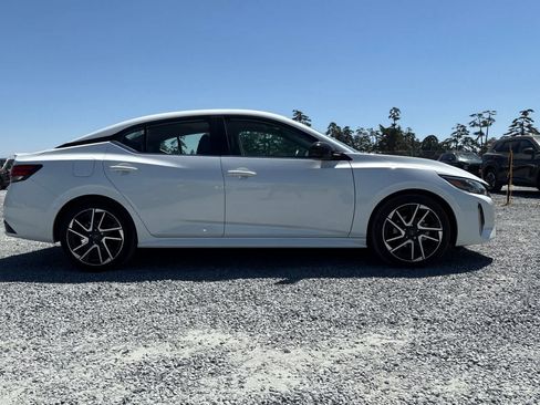 Certified 2025 Nissan Sentra SR w/ SR Premium Package FWD image 9