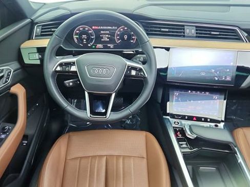 Used 2024 Audi Q8 e-tron Premium Plus w/ Premium Plus Package image 36