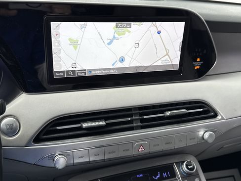Used 2022 Hyundai Palisade SEL w/ Premium Package image 16