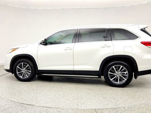 Used 2019 Toyota Highlander XLE AWD/4WD image 8
