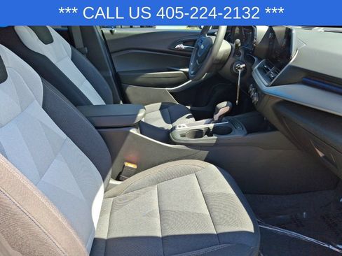 Used 2025 Chevrolet Trax LS w/ Driver Confidence Package FWD image 11