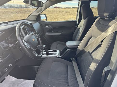 Used 2020 Chevrolet Colorado LT w/ Safety Package image 9