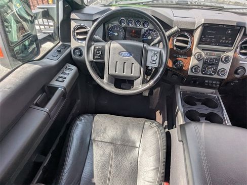 Used 2015 Ford F250 Lariat w/ Lariat Interior Package image 16