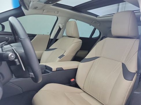 Used 2021 Lexus ES 350 Ultra Luxury w/ Accessory Package 2 FWD image 18