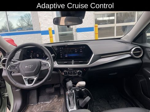 Used 2024 Chevrolet Trax ACTIV w/ Driver Confidence Package image 14