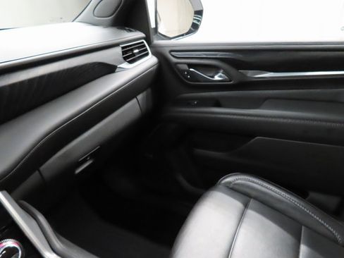 Used 2021 GMC Yukon XL Denali w/ Denali Premium Package image 22