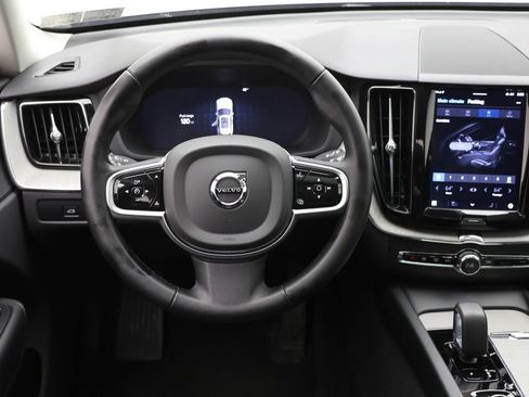Used 2025 Volvo XC60 B5 Plus image 13