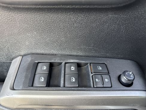 Used 2021 Toyota Tacoma SR5 w/ SR5 Appearance Package (SM) RWD image 14