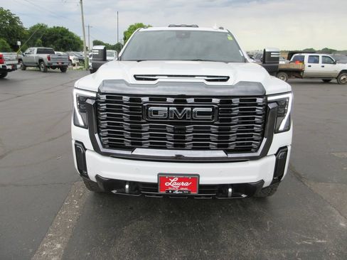 Used 2024 GMC Sierra 2500 Denali Ultimate AWD/4WD image 13