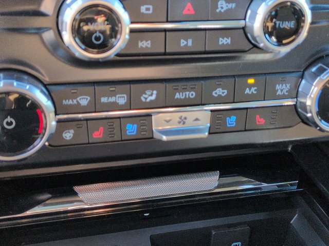 New 2025 Ford F250 Lariat w/ Lariat Ultimate Package AWD/4WD image 25