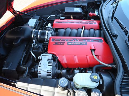 Used 2006 Chevrolet Corvette Coupe w/ Performance Package image 28