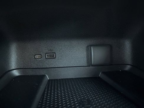 New 2025 Chevrolet Traverse LT w/ Midnight/Sport Edition image 31